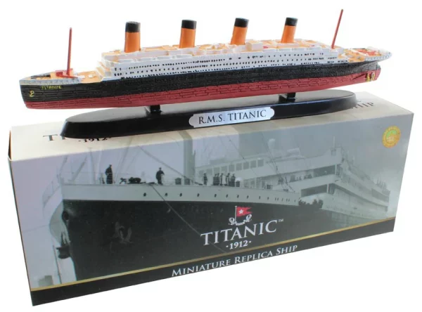 Titanic 1912 White Star Line Resin Model Cruise Ship