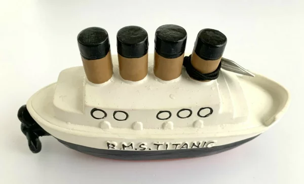 Children's Bath Toys White Star Line Titanic 1912 Pack of 2 Gift Set - Image 4